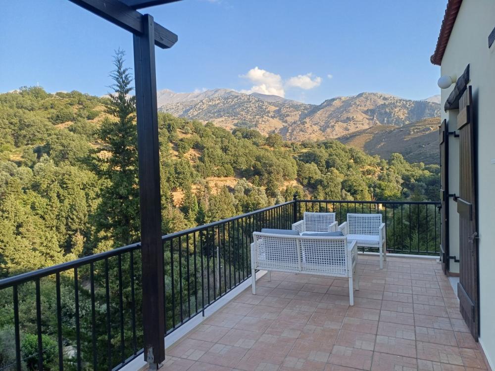 Kreta, Theriso: Atemberaubendes, voll möbliertes zweistöckiges Haus zu verkaufen