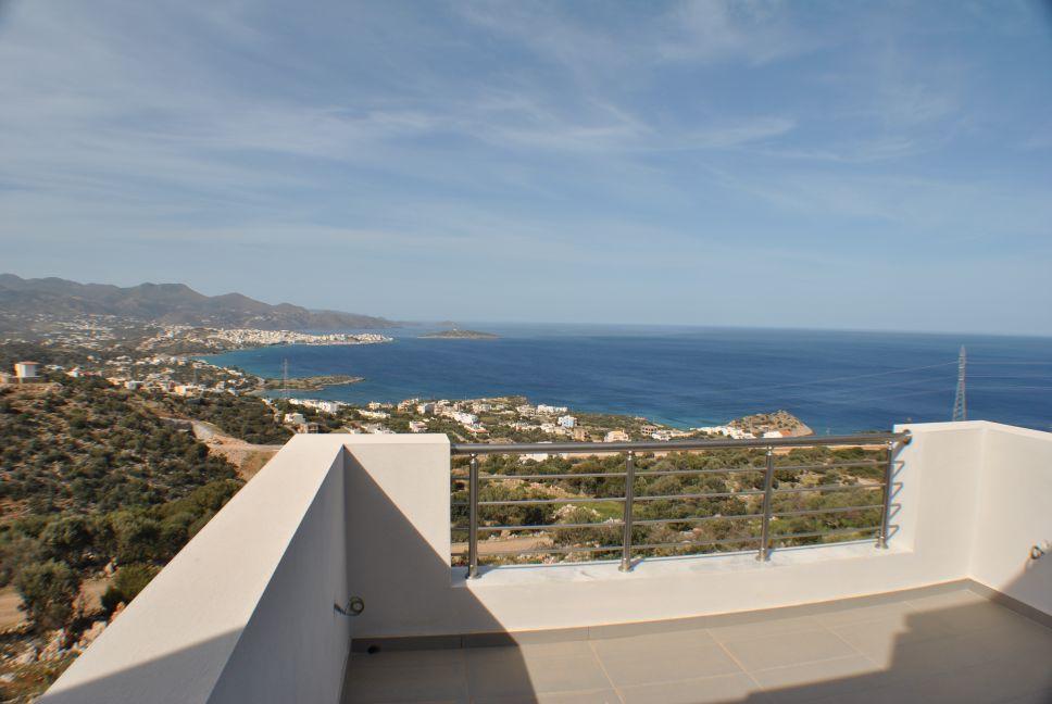 Kreta, Ammoudara: Moderne Villa mit atemberaubender Aussicht in Stadt- und Strandnähe zu verkaufen