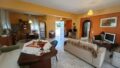 Kreta, Gonia: Zweistöckiges Haus mit Restbaurechten und Garten zu verkaufen