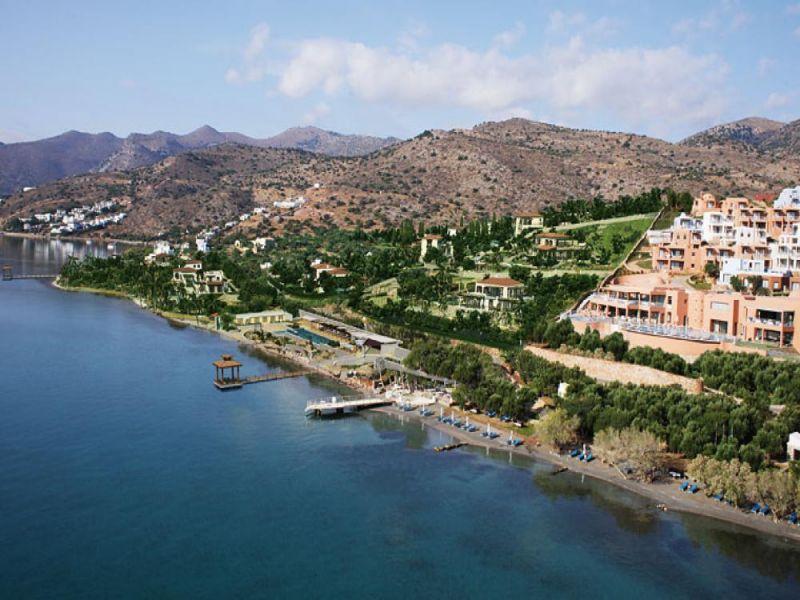 Luxuriöse Villa mit fünf Schlafzimmern direkt am Meer, Pool, Privatstrand und 5-Sterne-Hotelservice