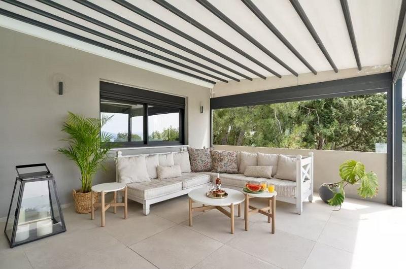 Kreta, Chania: Luxuriöse Villa mit Meerblick und Gästestudio in Agios Matthaios zu verkaufen