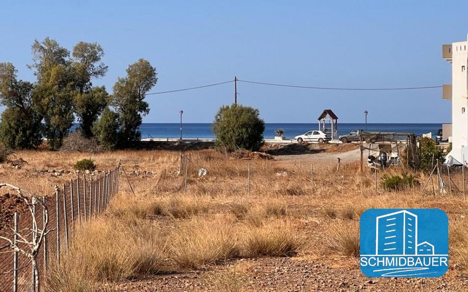 Kreta, Kokkino Pirgos: Grundstück direkt am Meer mit großem Potenzial zu verkaufen