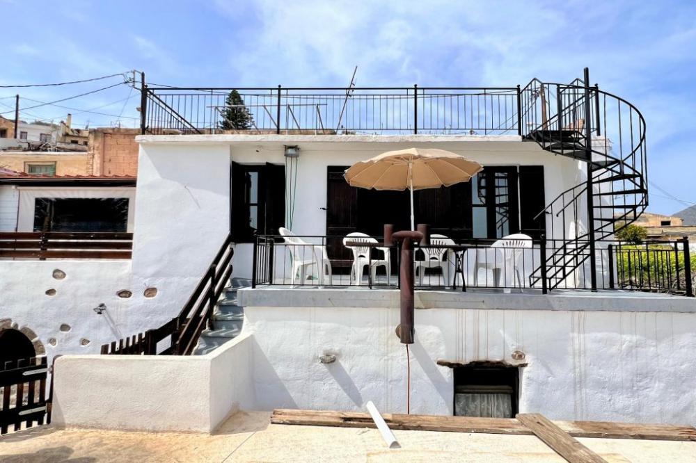 Kreta, Choumeriakos: Charmantes Dorfhaus mit Bergblick zu verkaufen