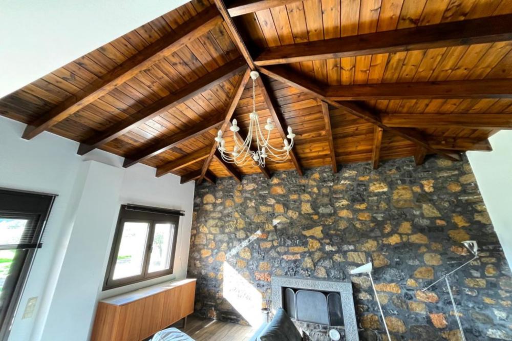 Kreta, Kritsa: Wunderschöne Villa mit Gäste-Loft-Apartment in sehr entspannender Lage zu verkaufen