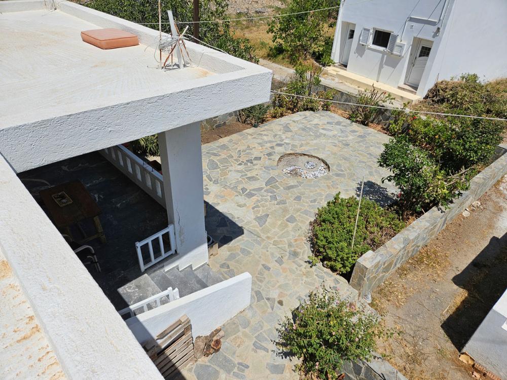 Kreta - Bungalow mit Garten und Dachterrasse im Zentrum von Milatos in der Nähe des Meeres