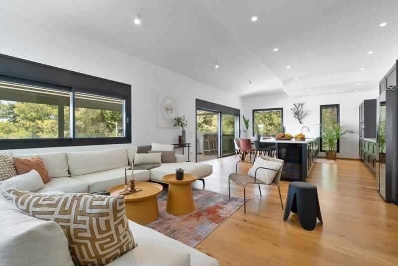 Kreta, Chania: Luxuriöse Villa mit Meerblick und Gästestudio in Agios Matthaios zu verkaufen