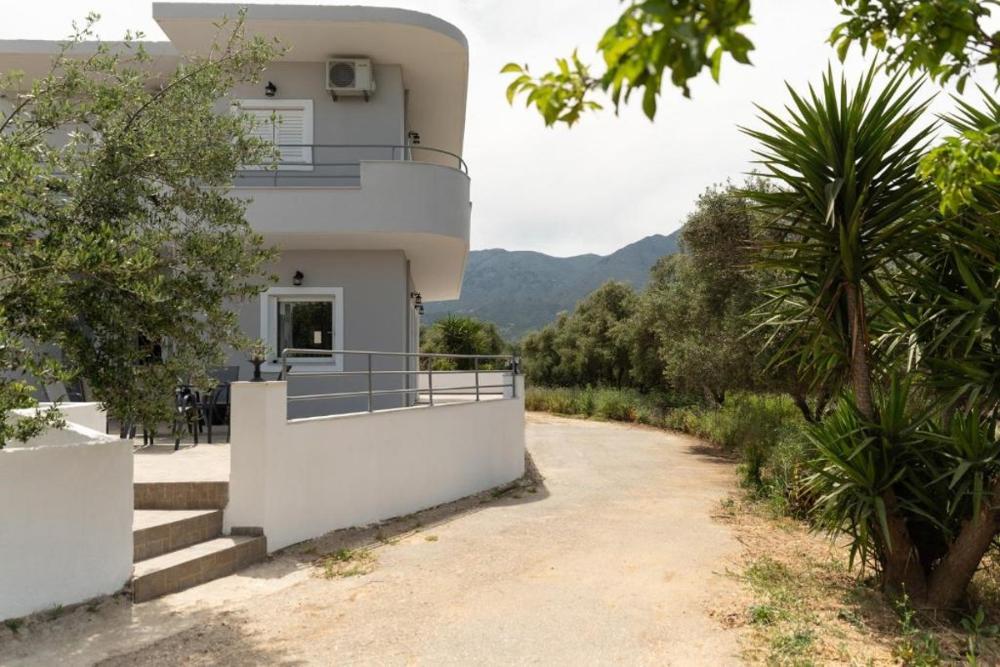 Wundervolle Villa mit atemberaubender Aussicht zum Verkauf in Asproulianoi