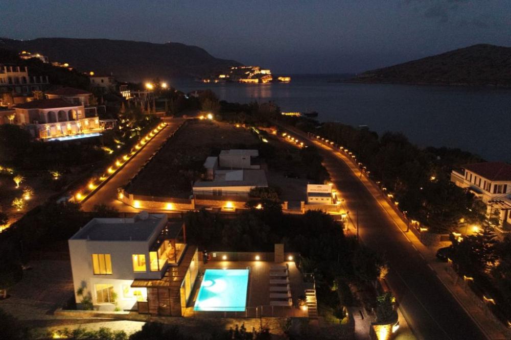 Kréta, Tsifliki: Környezetbarát villa medencével, kerttel és jakuzzival eladó Elounda közelében