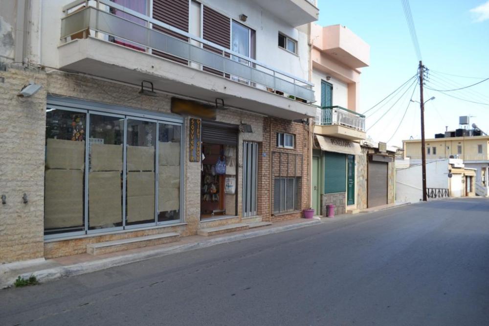 Kreta, Elounda: Erdgeschoss-Wohnung/-Geschäft im Zentrum zu verkaufen