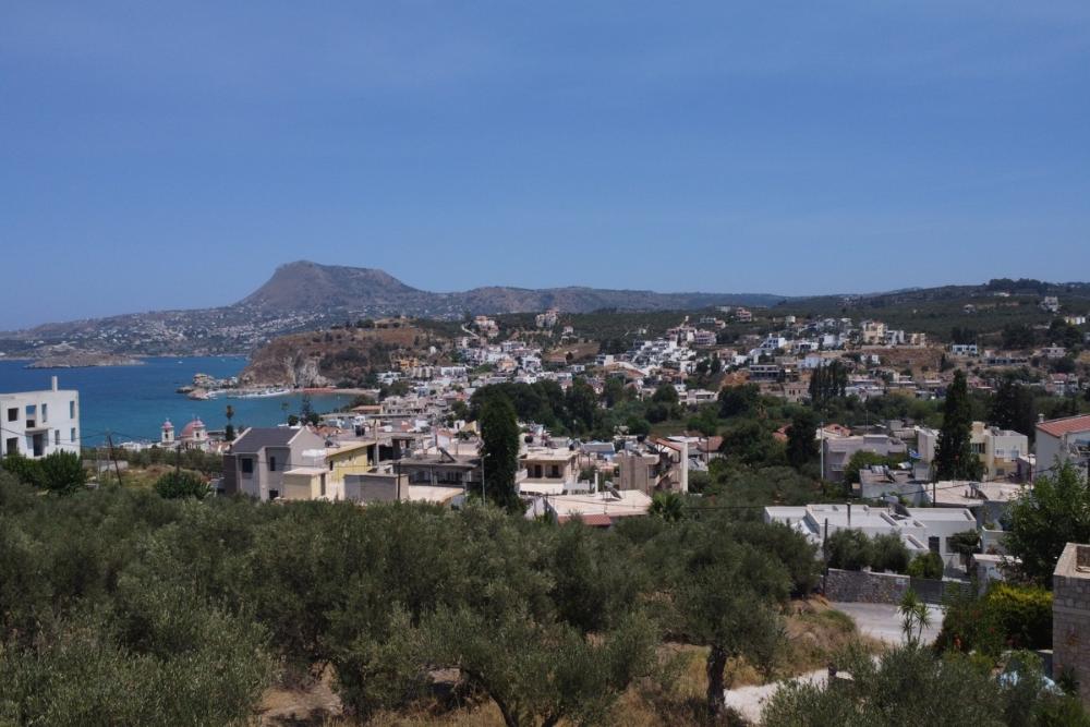 Kréta, Kalyves: Tágas telek tengerre néző kilátással eladó