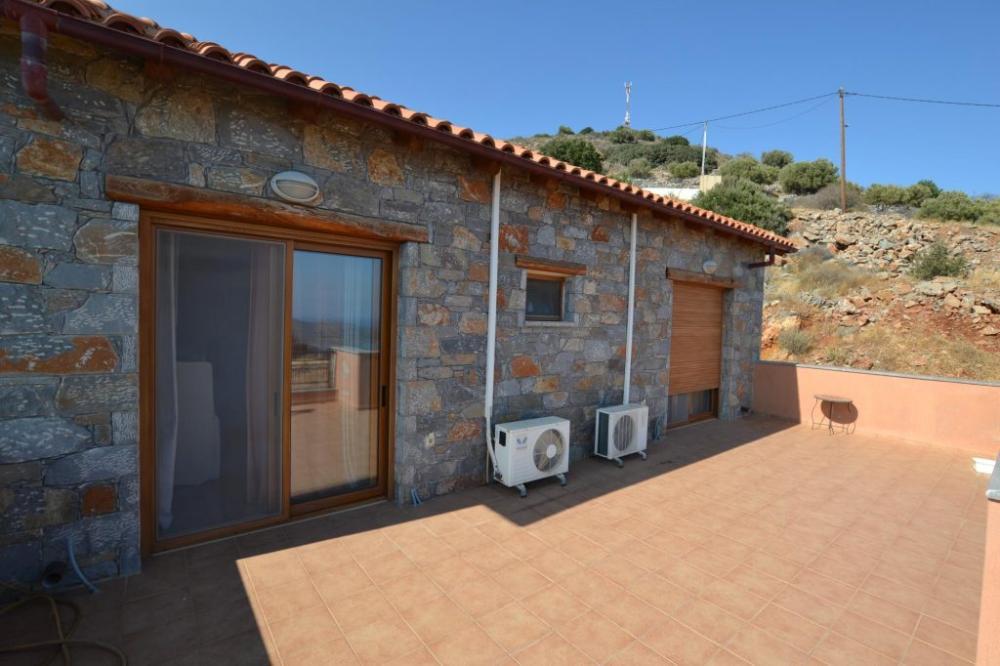 Kreta, Elounda: Atemberaubendes Steinhaus mit toller Aussicht zu verkaufen