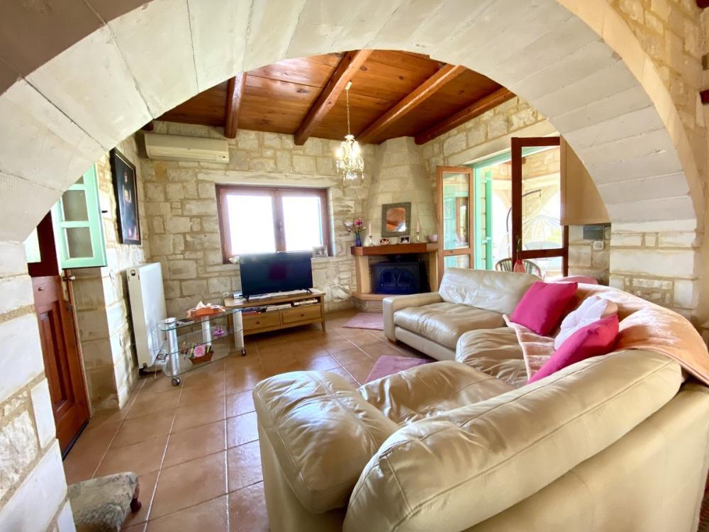 Schönes Steinhaus mit atemberaubendem Meerblick zum Verkauf in Vamos