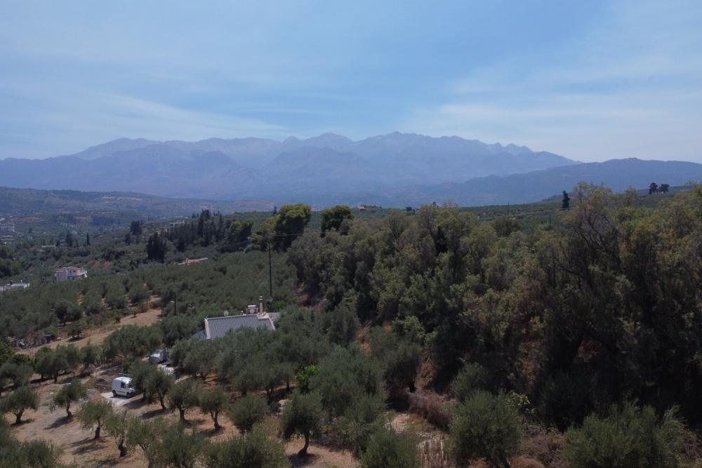 Kréta, Kalyves: Tágas telek tengerre néző kilátással eladó