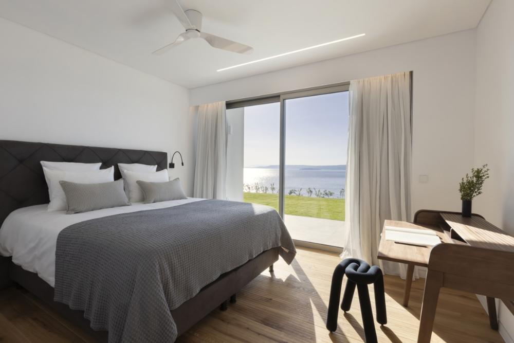 Kreta, Plaka bei Chania: Luxuriöse Villa am Meer mit Panoramablick zum Verkauf