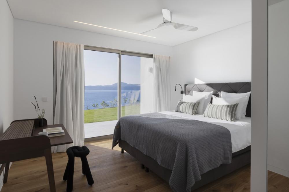 Kreta, Plaka bei Chania: Luxuriöse Villa am Meer mit Panoramablick zum Verkauf