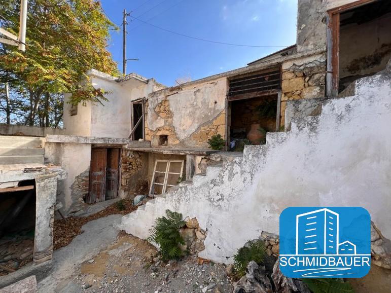 Kreta, Plora: Traditionales Haus mit großem Garten zu verkaufen