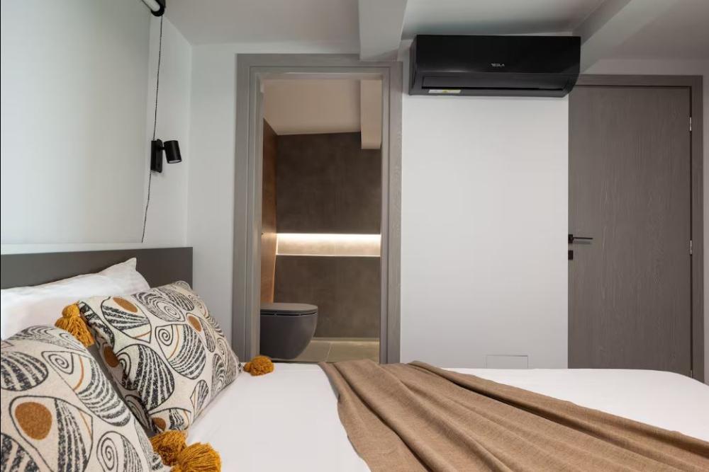 Kreta, Agios Onoufrios: Elegante Villa aus weißem Stein mit Meerblick zu verkaufen