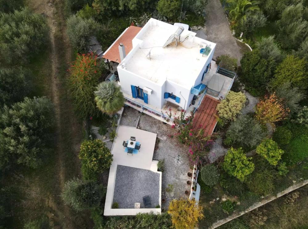 Kreta, Choumeri: Freistehendes Haus mit großem Garten zum Verkauf
