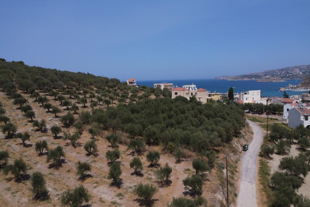 Kréta, Kalyves: Tágas telek tengerre néző kilátással eladó