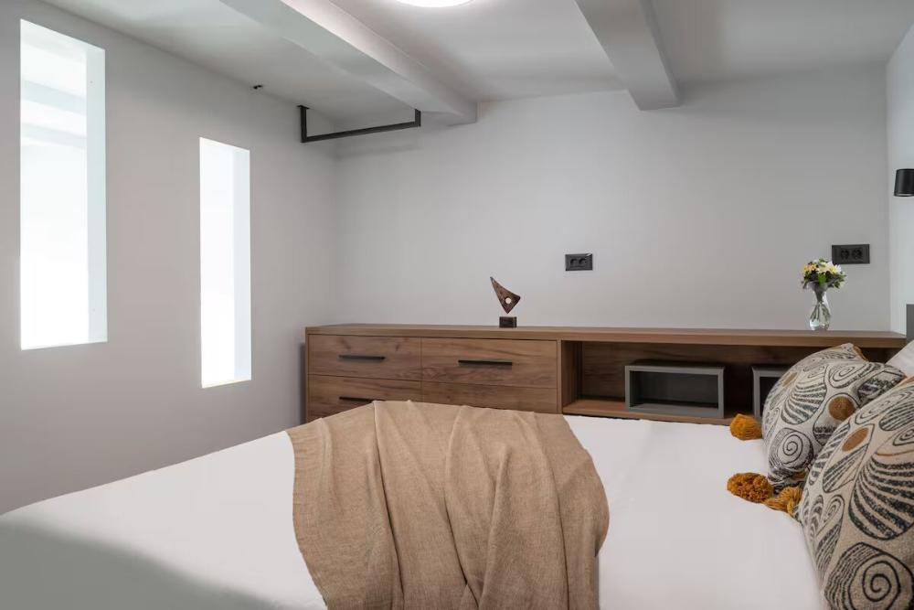 Kreta, Agios Onoufrios: Elegante Villa aus weißem Stein mit Meerblick zu verkaufen