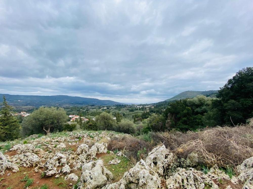 Schönes Grundstück zum Verkauf im Dorf Filippos, Kreta