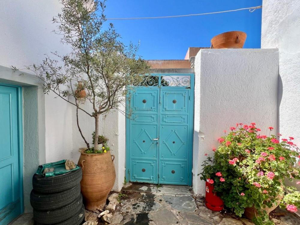 Kreta, Limnes: Charmantes Dorfhaus mit schönem Innenhof und Terrasse zu verkaufen