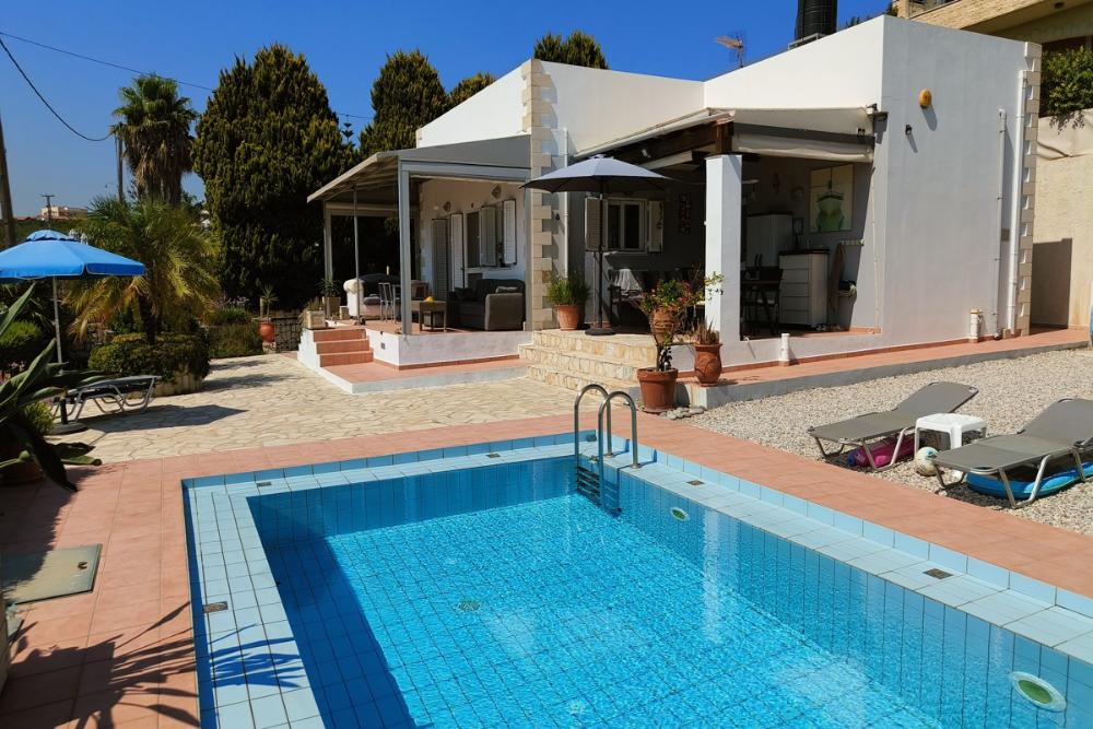 Kreta, Darmarochori: Ruhige Residenz mit Blick auf die Landschaft zu verkaufen