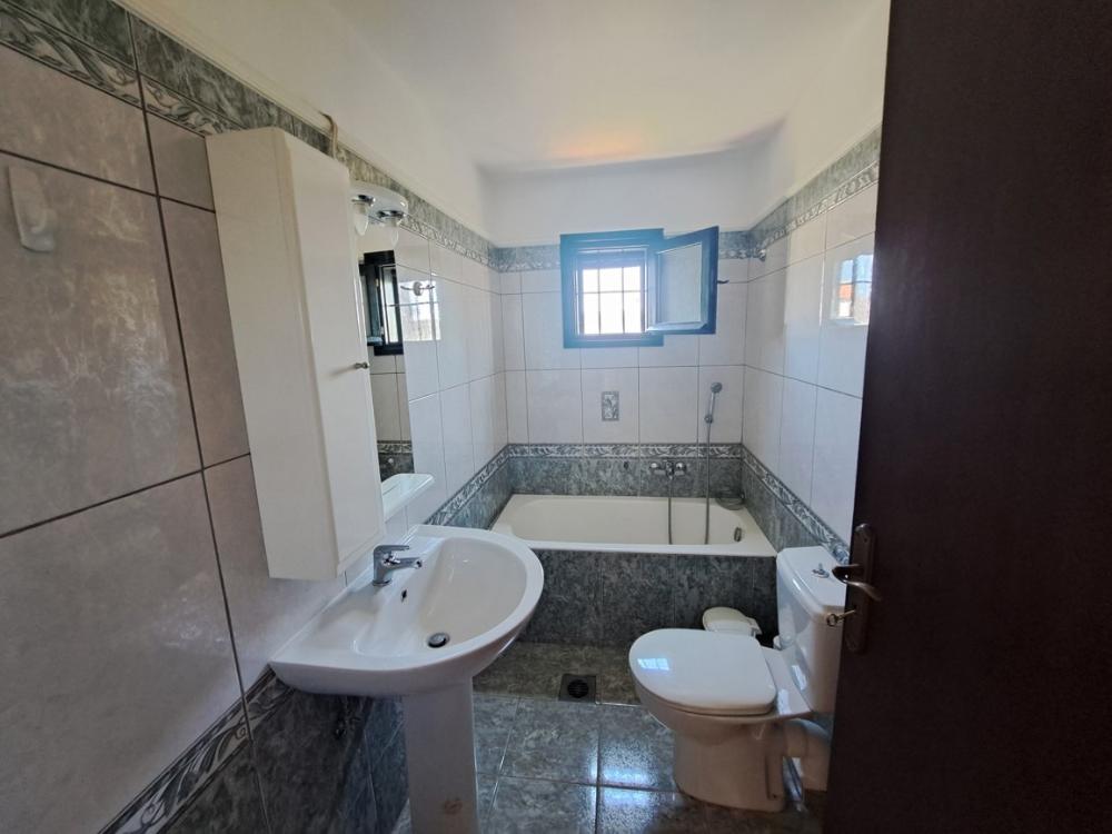 Kréta, Douliana: Felújított kőház medencével és kerttel eladó