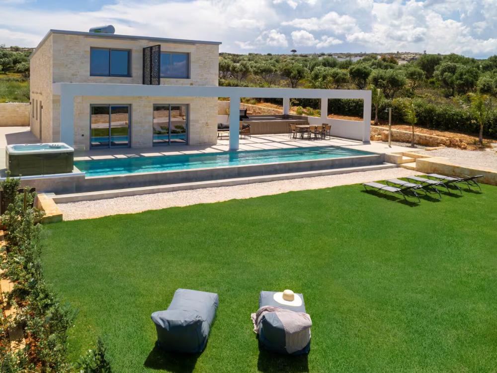 Kreta, Agios Onoufrios: Elegante Villa aus weißem Stein mit Meerblick zu verkaufen