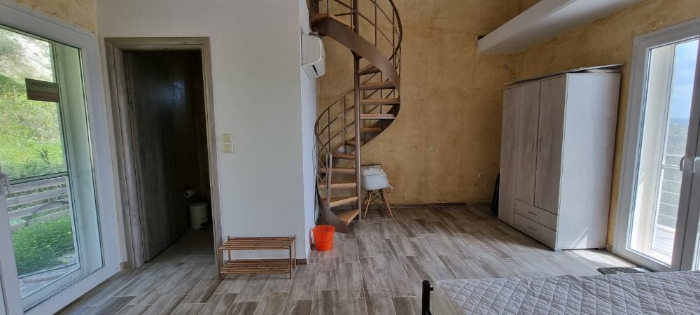 Kreta, Skalani: Gebäude mit 2 Wohnungen in toller Lage zu verkaufen