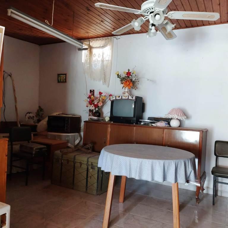 Ostkreta, Xerokampos: Traditionelles Steinhaus zu verkaufen