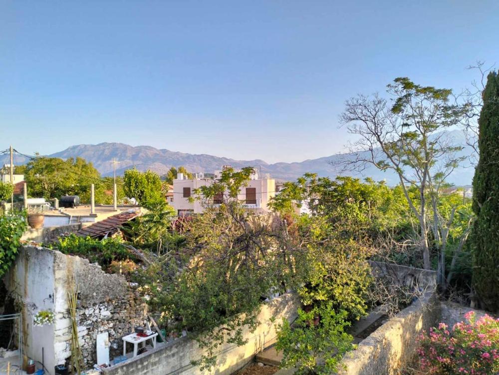 Kreta, Kefalas: Gebäude mit 3 Wohnungen zu verkaufen