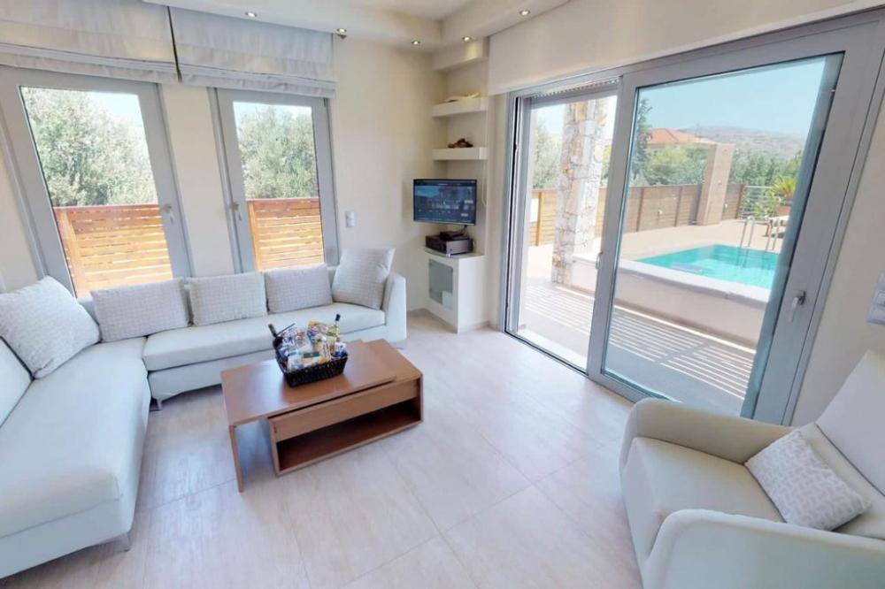 Kréta, Tsifliki: Környezetbarát villa medencével, kerttel és jakuzzival eladó Elounda közelében