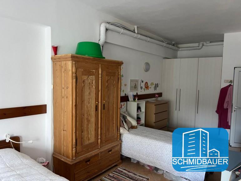 Kreta, Agia Galini: Haus zum Verkauf im Zentrum eines Küstendorfes mit separatem Gästezimmer