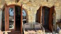 East Crete, Pappagiannades: บ้านหินแบบดั้งเดิมพร้อมสวนขนาดใหญ่เต็มไปด้วยต้นมะกอกสำหรับขาย