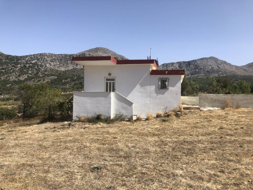 Kreta, Spili: Kleines Haus auf riesigem Grundstück zu verkaufen