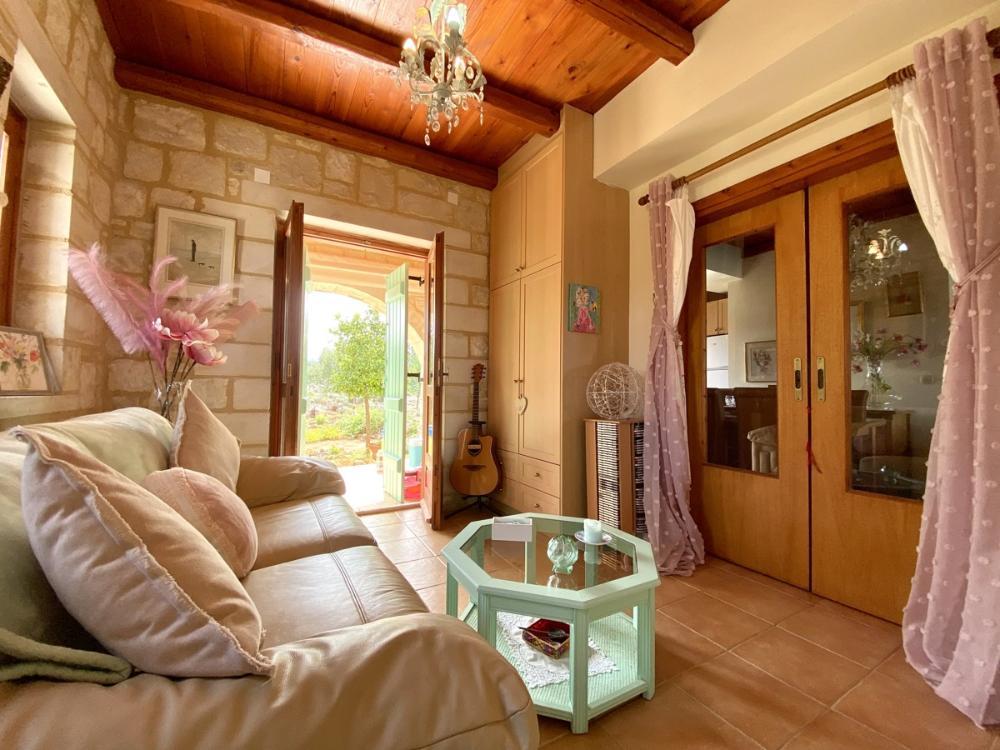 Schönes Steinhaus mit atemberaubendem Meerblick zum Verkauf in Vamos