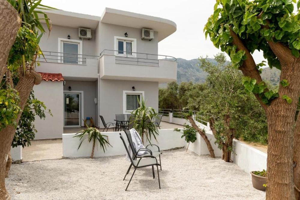 Wundervolle Villa mit atemberaubender Aussicht zum Verkauf in Asproulianoi