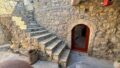 East Crete, Pappagiannades: บ้านหินแบบดั้งเดิมพร้อมสวนขนาดใหญ่เต็มไปด้วยต้นมะกอกสำหรับขาย