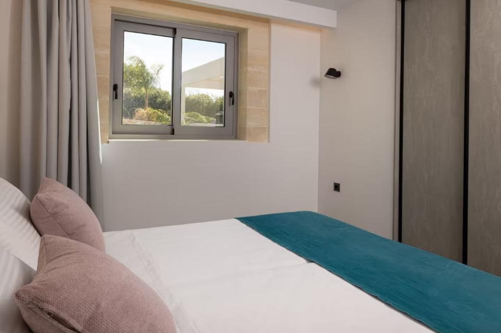 Kreta, Agios Onoufrios: Elegante Villa aus weißem Stein mit Meerblick zu verkaufen