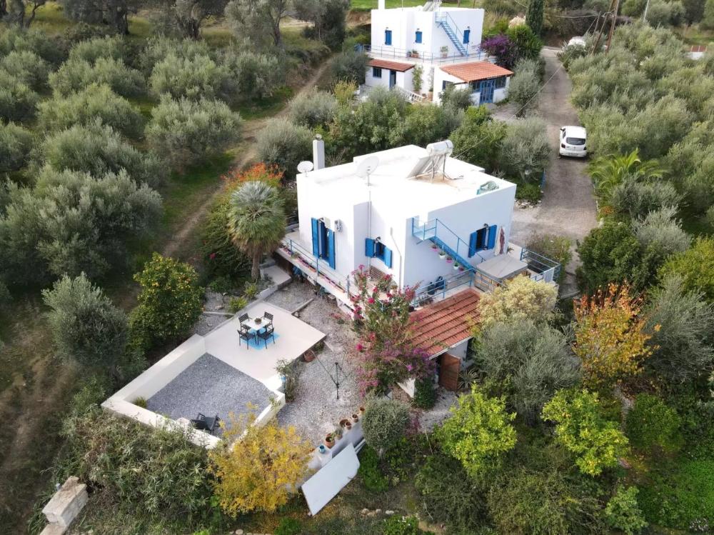 Kreta, Choumeri: Freistehendes Haus mit großem Garten zum Verkauf