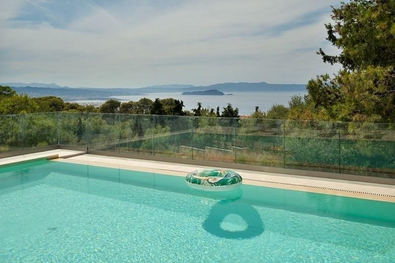 Kreta, Chania: Luxuriöse Villa mit Meerblick und Gästestudio in Agios Matthaios zu verkaufen