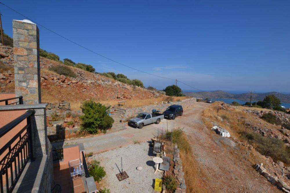 Kreta, Elounda: Atemberaubendes Steinhaus mit toller Aussicht zu verkaufen