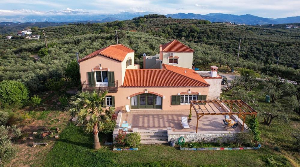 Kreta, Polemarchi: Große rusikale Villa mit tollem Meerblick zu verkaufen
