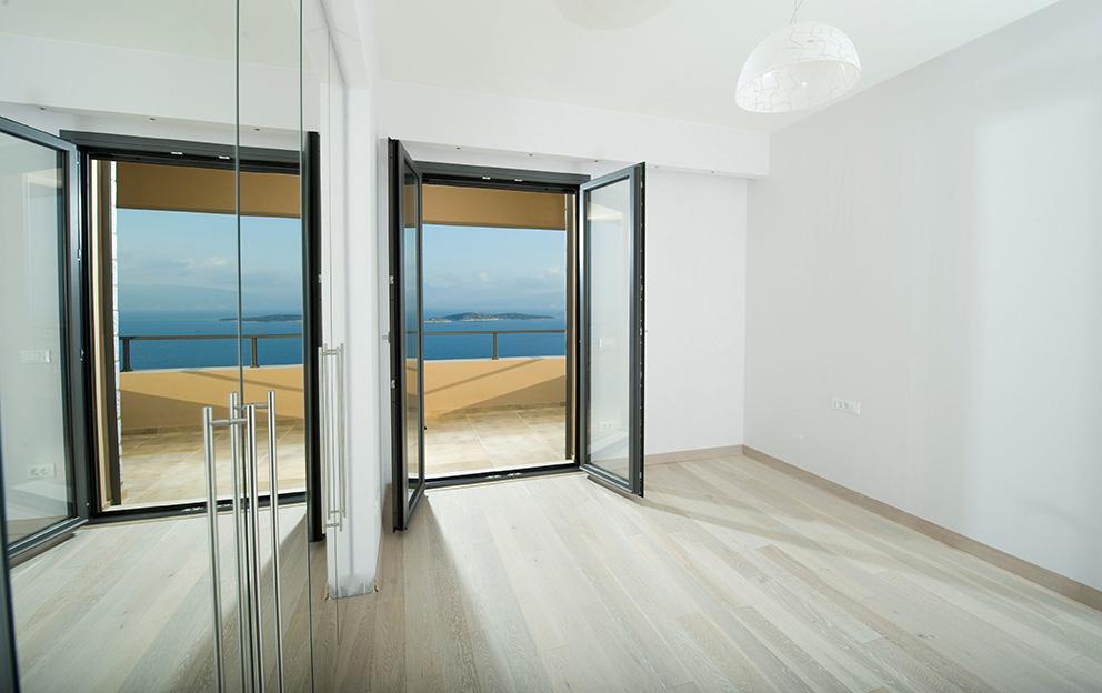 Hochmoderne Villa mit 4 Schlafzimmern, atemberaubendem Meerblick und Swimmingpool