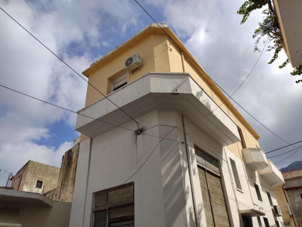 Große Wohnung im ersten Stock im Zentrum von Neapoli, Kreta