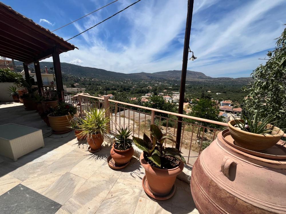 Kreta, Neo Chorio: Haus mit atemberaubendem Bergblick zum Verkauf