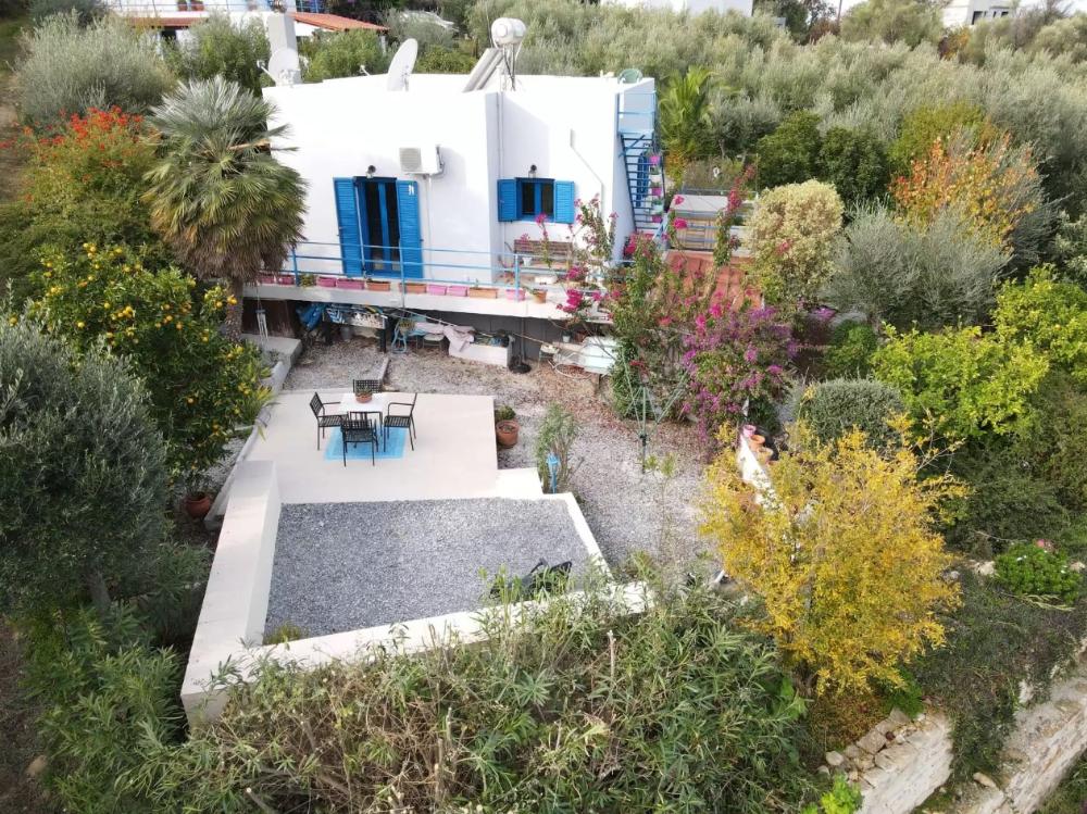 Kreta, Choumeri: Freistehendes Haus mit großem Garten zum Verkauf