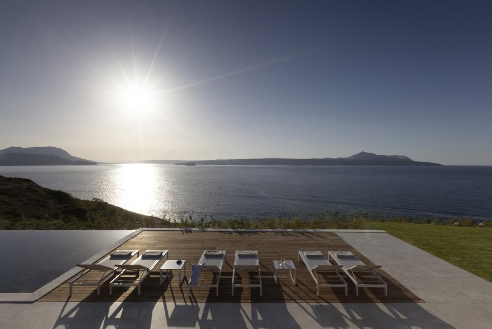 Kreta, Plaka bei Chania: Luxuriöse Villa am Meer mit Panoramablick zum Verkauf