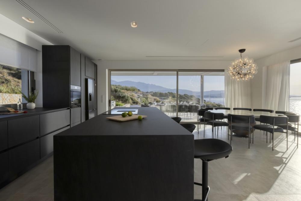 Kreta, Plaka bei Chania: Luxuriöse Villa am Meer mit Panoramablick zum Verkauf
